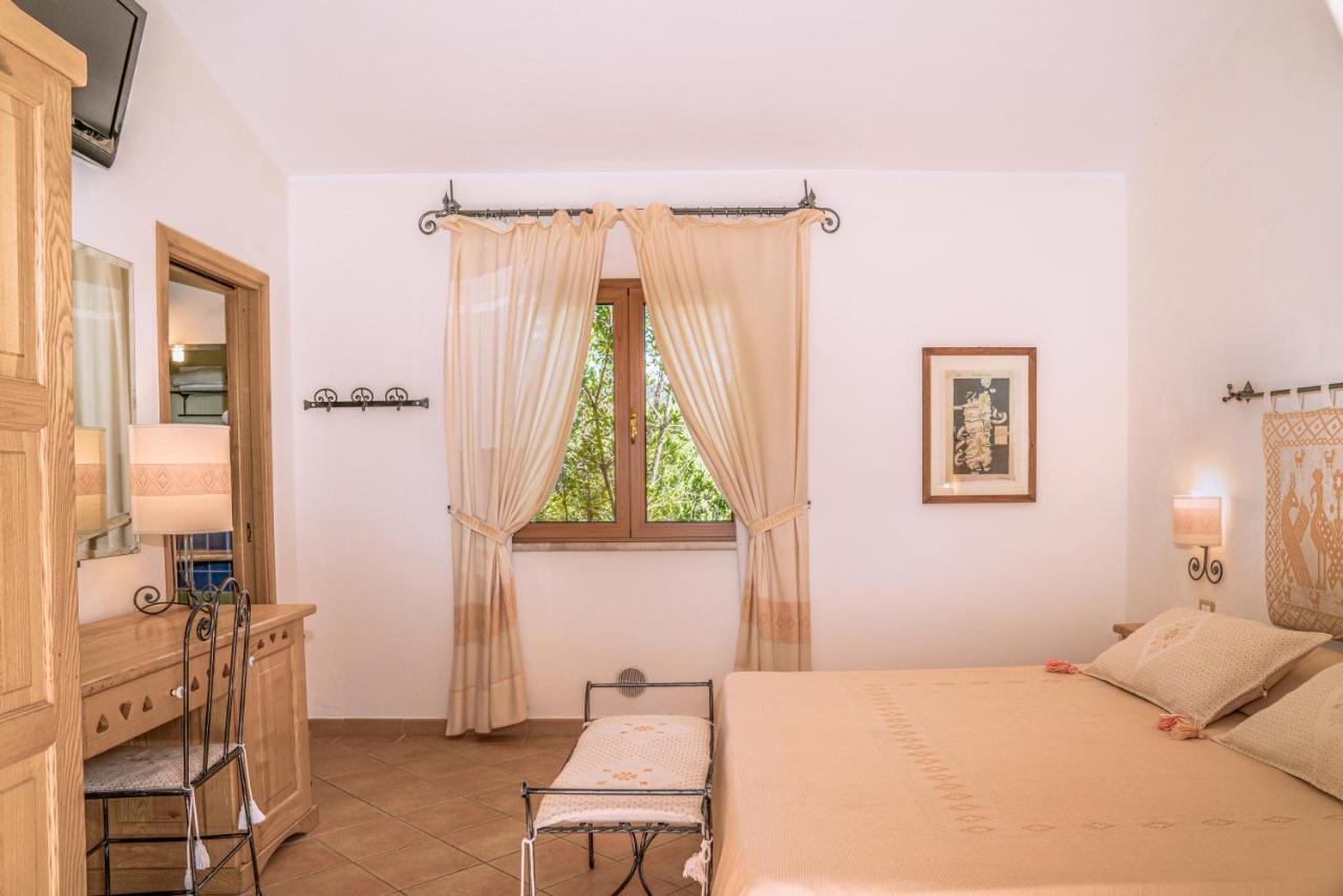 Hotel Aldiola Country Resort Сант'Антоніо-ді-Галлура Екстер'єр фото