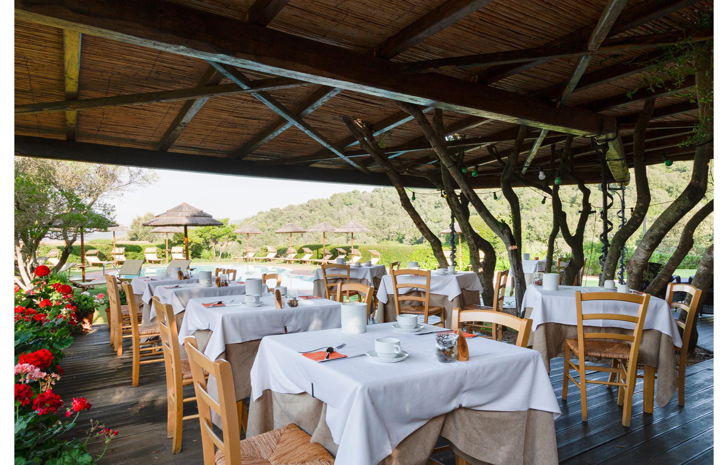 Hotel Aldiola Country Resort Сант'Антоніо-ді-Галлура Екстер'єр фото